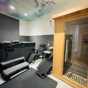  Apartment Luxury With Private Jacuzzi Hot Tub & Sauna